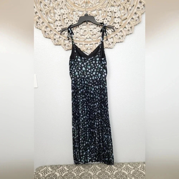 Betsey Johnson Satin Pleated Floral Printed Midi Dress - Picture 11 of 13